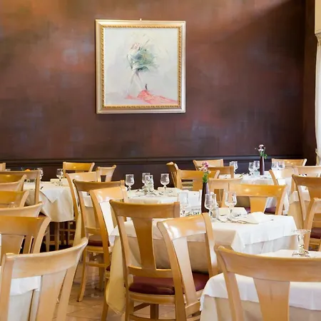 Szálloda Meeting 3*